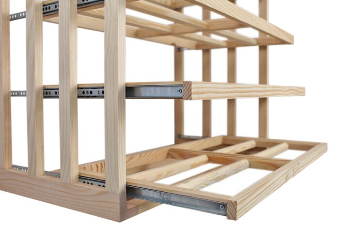 Winenest wine celler in pine wood with large flexibility